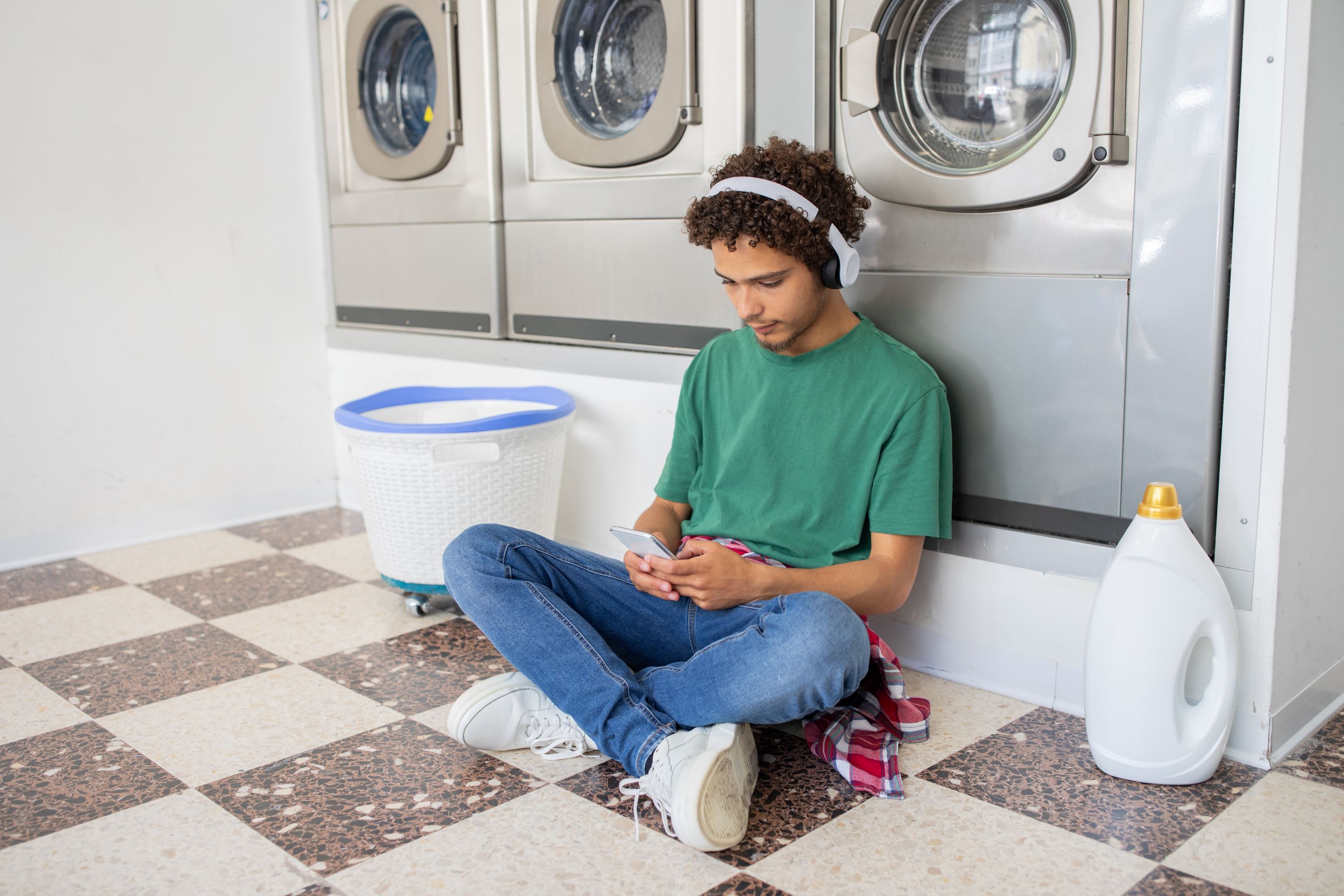 Green Laundromat Shutterstock 2523913131